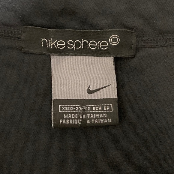 Nike Sphere 1/2 Zipper Pullover, Black, Size XS (0-2) - Picture 12 of 13